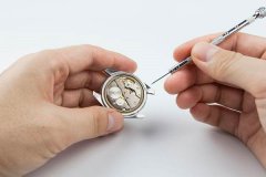 库尔沃手表表蒙去哪换